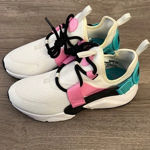 Nike Air Huarache City Low Women’s